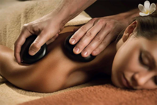 Đội ngũ kỹ thuật viên tại Massage Nuru Osaka đều là những chuyên gia có kinh nghiệm, tay nghề cao