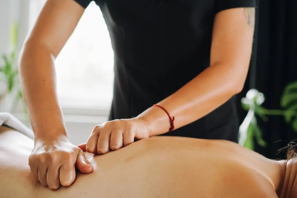 Kỹ thuật massage Nuru phong cách Nhật Bản